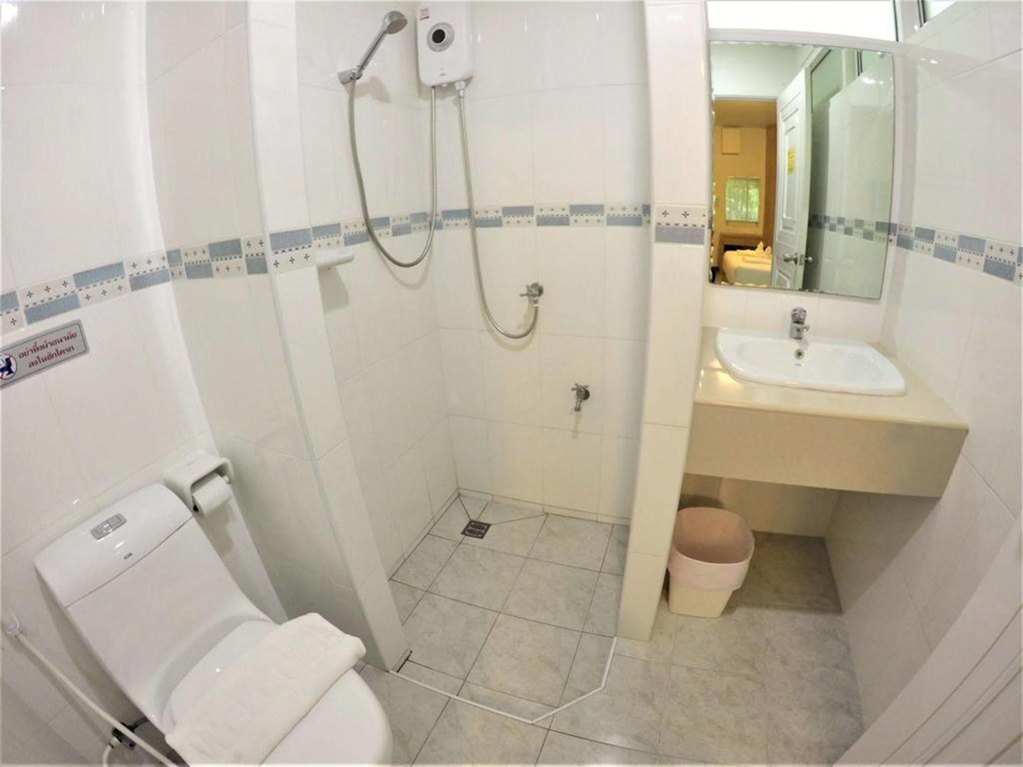 Shyne Place Phuket Exterior photo